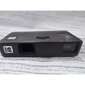 Vintage Kodak Trimlite Instamatic 18 Camera